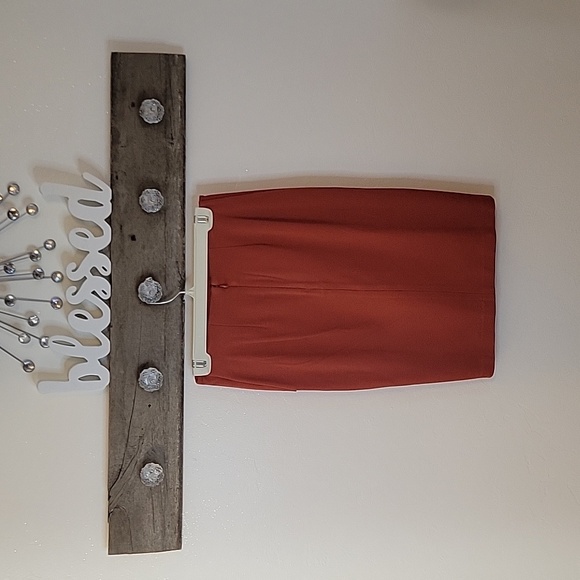 NWOT CAbi Skirt SZ 4 - Picture 3 of 7